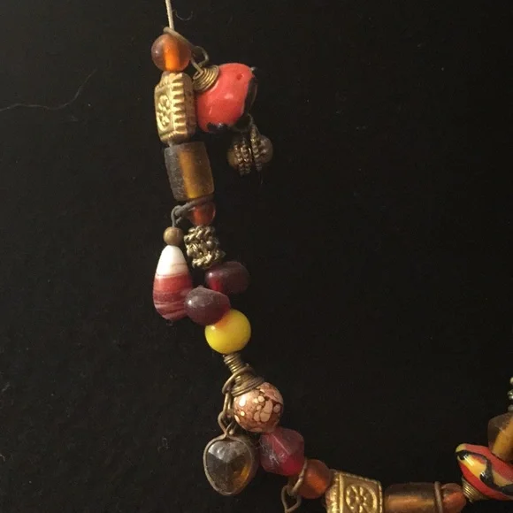 Red, yellow, and brown beaded necklace - Picture 4 of 4